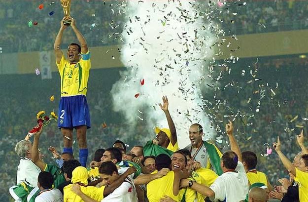 A seleção brasileira de futebol sagra-se pentacampeã mundial