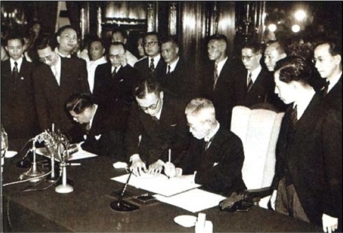 Assinado o Tratado de Taipei entre o Japão e Taiwan para encerrar oficialmente a Segunda Guerra Sino-Japonesa.