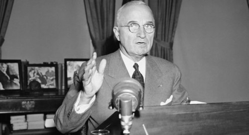 Guerra da Coreia: O presidente americano Harry S. Truman ordena que a Força Aérea e a Marinha entrem na Guerra Coreana, seguindo um pedido do Conselho de Segurança das Nações Unidas de que os países membros ajudassem a Coréia 