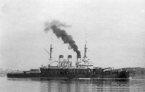 A tripulação do couraçado russo Potemkin amotina-se em Sebastopol, e o navio se refugia no porto romeno de Constanza