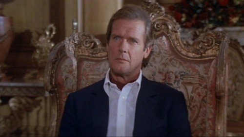 Morre Sir Roger Moore, ator britânico, famoso por ter atuado como o personagem James Bond no cinema